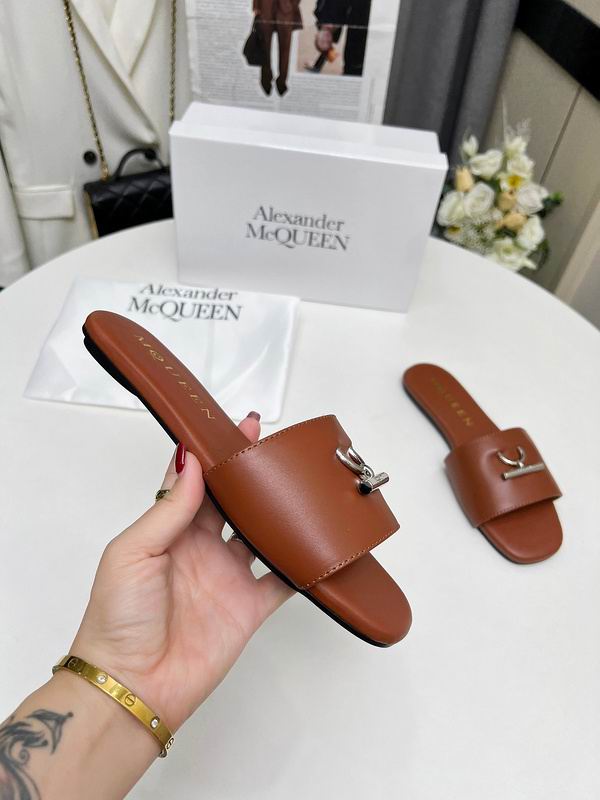 2025 Alexander McQueen ŮЬ 0512